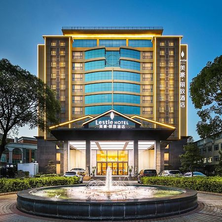 Mehood Lestie International Hotel Nancun Wanbo Metro Station Branch - Free Shuttle Bus To Canton Fair Complex During Canton Fair Period & Free Breakfast & Free Afternoon Tea & Free Midnight Snack & Free Vpn Internet Access Exterior photo