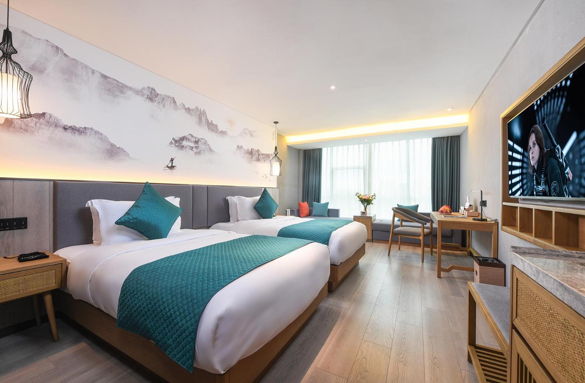 Mehood Lestie International Hotel Nancun Wanbo Metro Station Branch - Free Shuttle Bus To Canton Fair Complex During Canton Fair Period & Free Breakfast & Free Afternoon Tea & Free Midnight Snack & Free Vpn Internet Access Exterior photo