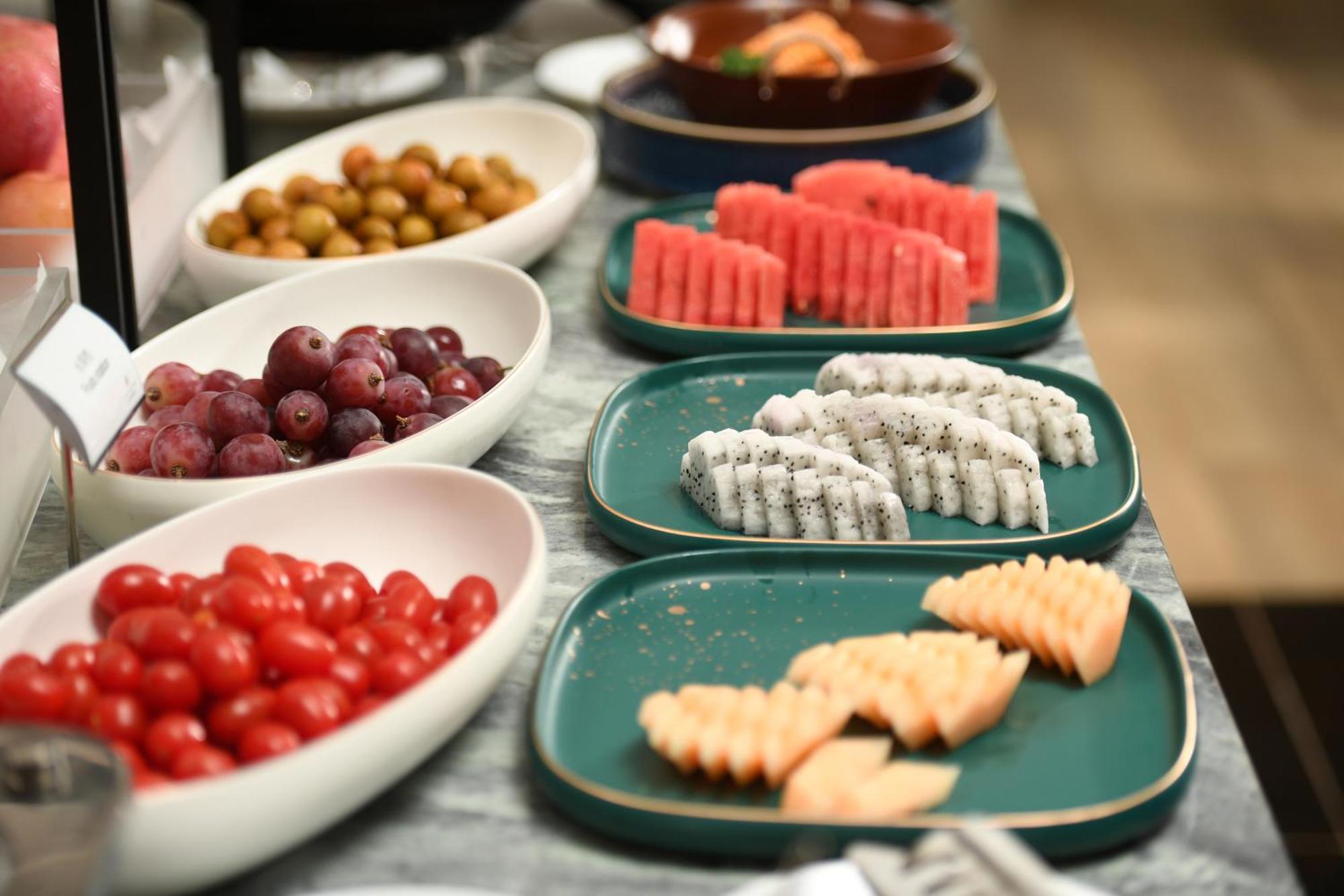 Mehood Lestie International Hotel Nancun Wanbo Metro Station Branch - Free Shuttle Bus To Canton Fair Complex During Canton Fair Period & Free Breakfast & Free Afternoon Tea & Free Midnight Snack & Free Vpn Internet Access Exterior photo